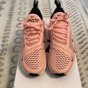Air max 270 size 6 womans . Coral . Worn a few times